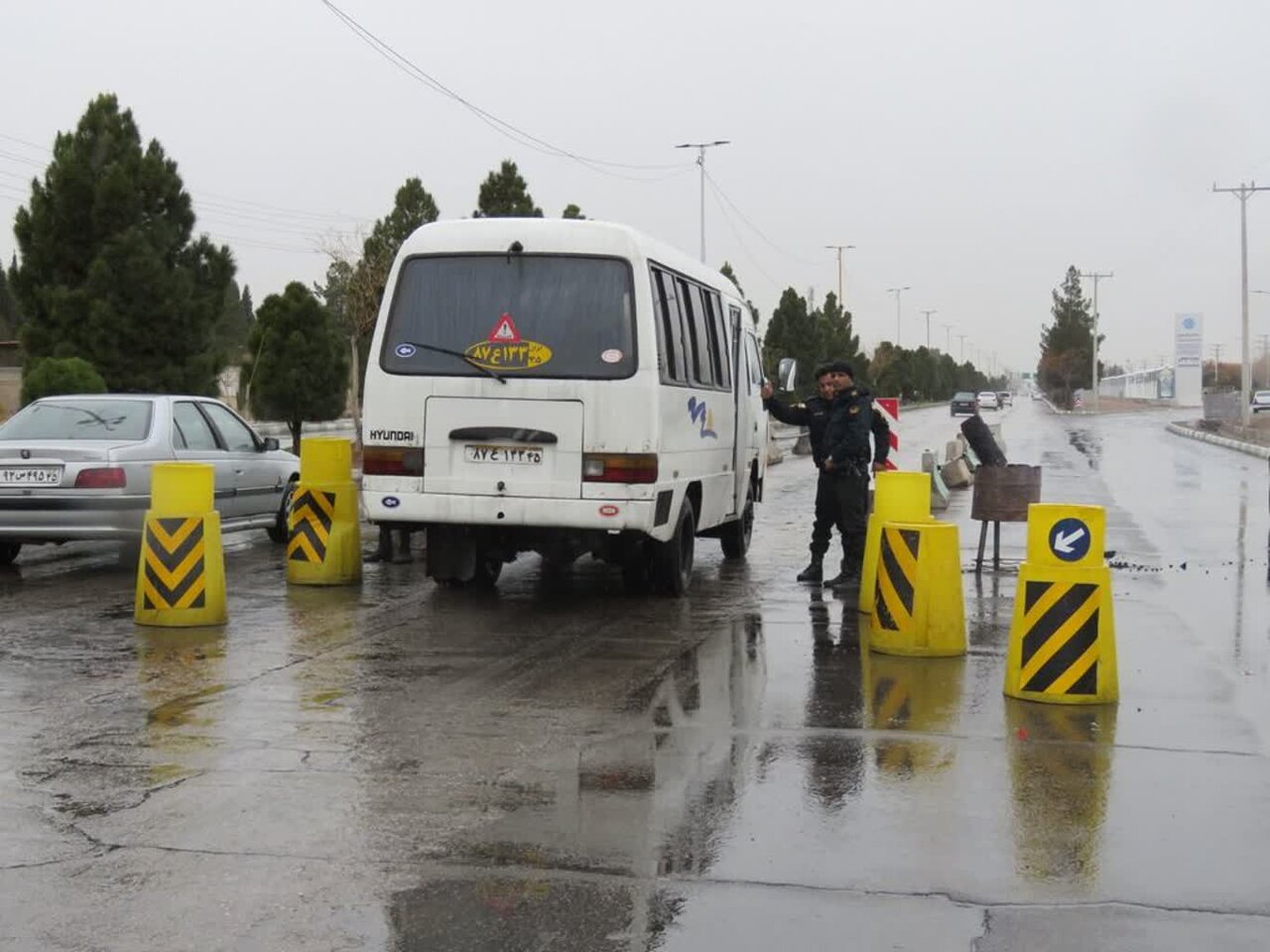 استقرار تمام وقت ماموران پلیس کرمان در ایستگاههای بازرسی دهه مقاومت استقرار تمام وقت ماموران پلیس کرمان در ایستگاههای بازرسی دهه مقاومت