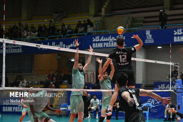 لیگ برتر والیبال - پیکان و رازین پلیمر