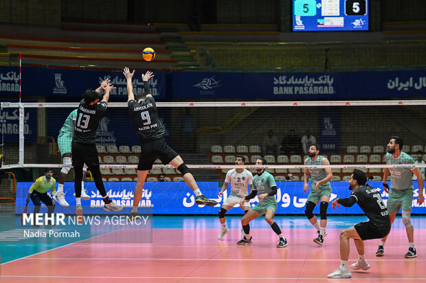 لیگ برتر والیبال - پیکان و رازین پلیمر