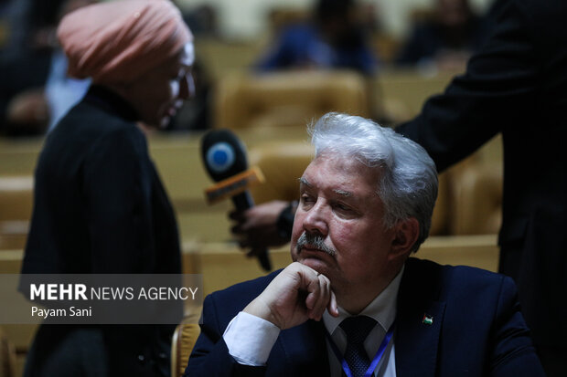 نخستین دوره جایزه بین المللی امام خمینی(ره)