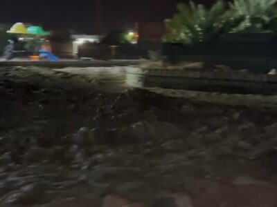 طغیان رودخانههای فصلی داخل شهر دشتی پارسیان