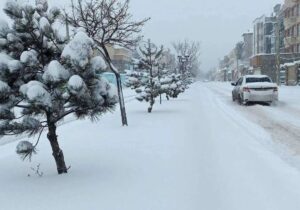 بارش برف در نیمه جنوبی استان مرکزی تشدید میشود