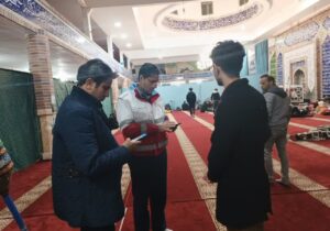 توقف ۱۰ دستگاه اتوبوس و اسکان ۳۰۰ مسافر در شهر ملکآباد