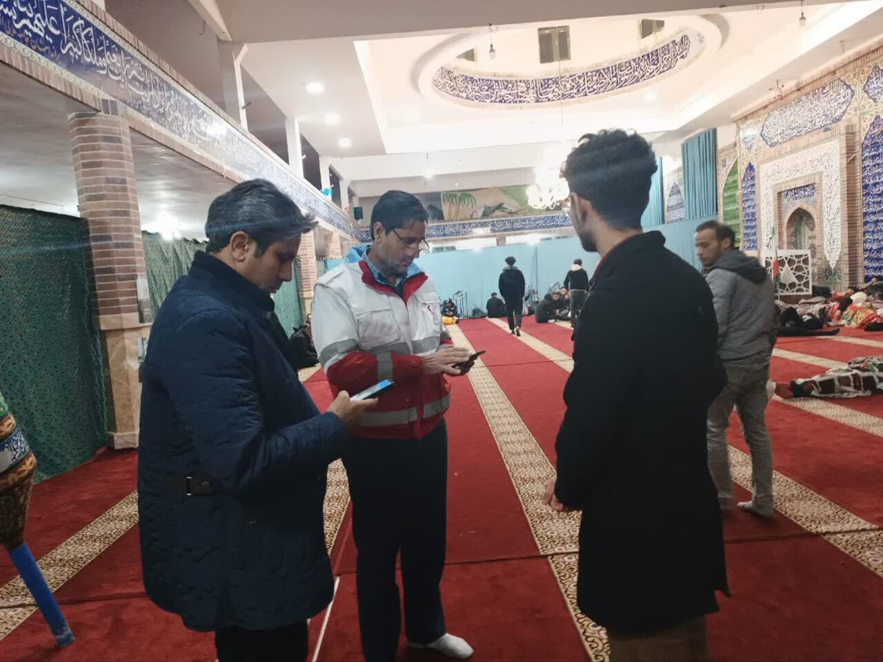 توقف ۱۰ دستگاه اتوبوس و اسکان ۳۰۰ مسافر در شهر ملکآباد توقف ۱۰ دستگاه اتوبوس و اسکان ۳۰۰ مسافر در شهر ملکآباد