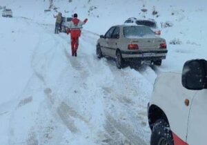 رهاسازی ۵۹۱ خودروی گرفتار در برف و سیلاب