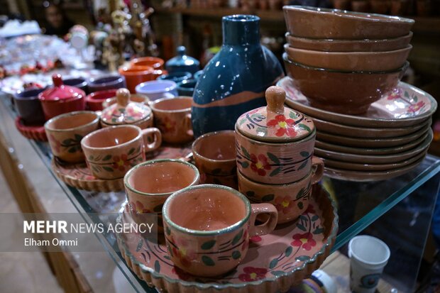 نمایشگاه و بازارچه صنایع‌دستی ویژه شب چله در سنندج