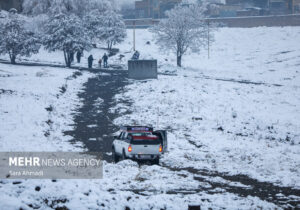روز برفی مشهد با یک فوتی و ۳۲۰ عملیات آتش‌نشانی به ثبت رسید