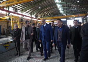 استاندار کرمانشاه از دو واحد صنعتی فلزی در استان بازدید کرد
