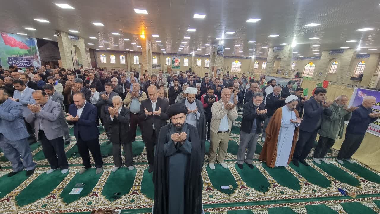 امام جمعه موقت گناوه: میدان جنگ رسانه‌ای را نباید به دشمن واگذار کرد