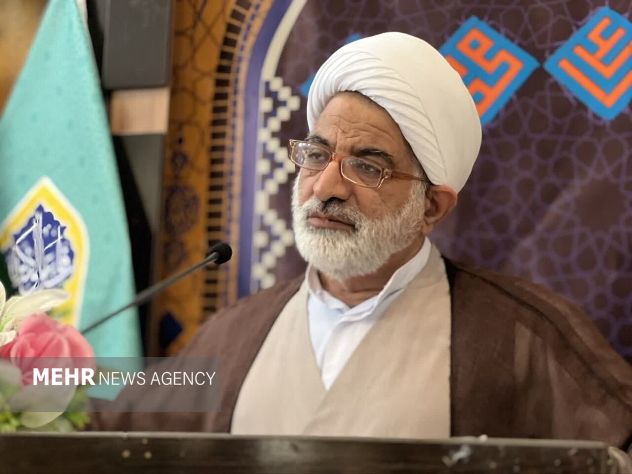 محمودی: گرانی کالا در کنگان در مقایسه با دیگر شهرها قابل قبول نیست