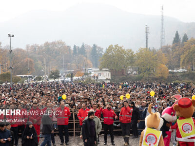 پیاده روی خانوادگی همزمان با جشن ۱۰۰سالگی شهر گرگان