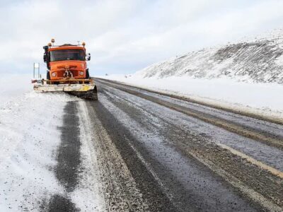 حضور راهداران دلیجان برای برف‌روبی محور نراق- مشهد اردهال
