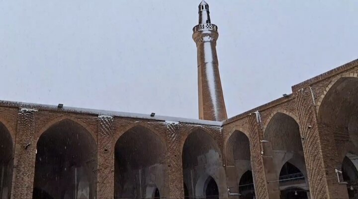 سومین مسجد ایران سفید پوش شد