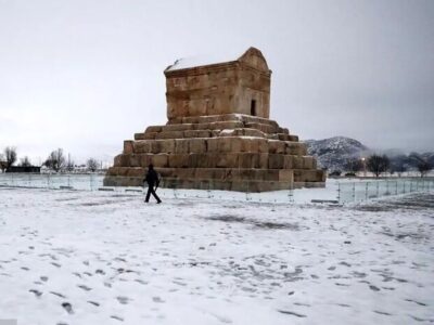 بارش برف در آرمگاه کوروش