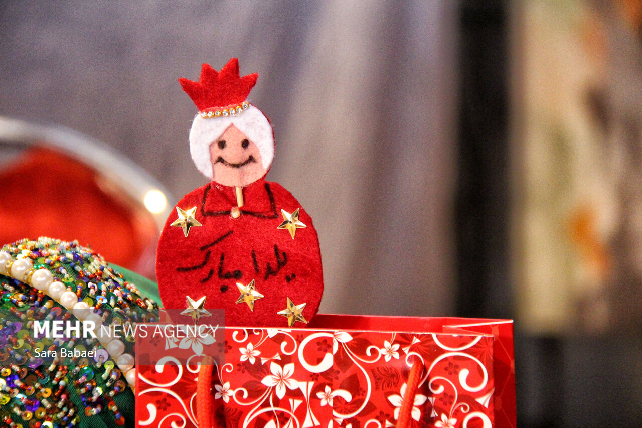 نمایشگاه شب یلدا در کرمانشاه