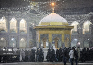 شب برفی در حرم مطهر امام رضا(ع)