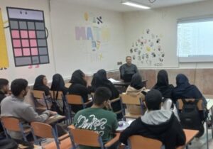 دشتی‌زاده: دانش‌آموزان خارگی برای کنکور توانمند می‌شوند