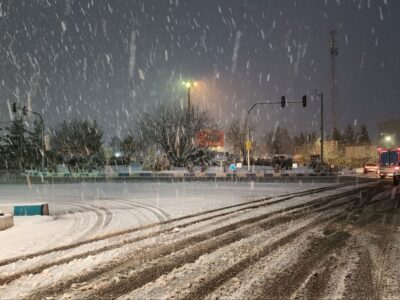 برف پاییزی خیابان‌ها و کوچه‌های بجنورد را سفیدپوش کرد