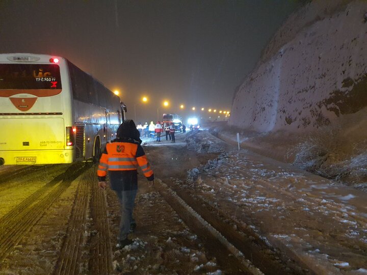 میقانی: بارش برف در محورهای خراسان شمالی ادامه دارد