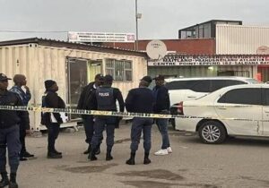 بیش از ۲۰ کشته و زخمی در تیراندازی به عابران در آفریقای جنوبی