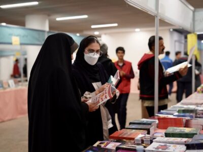 نمایشگاهی با ۲۰ هزار عنوان کتاب در قلب شهر کرمان