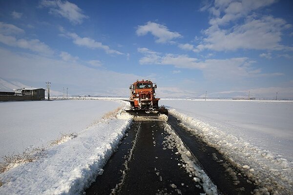تردد در محورهای کوهستانی چهارمحال و بختیاری با زنجیرچرخ