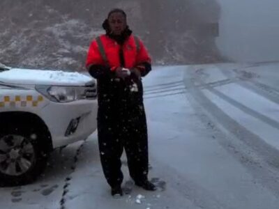 بارش برف در چهارمحال و بختیاری شدت گرفت؛ آماده‌باش کامل راهداران