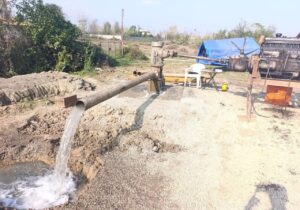 چاه عمیق روستای میانبر با مشارکت قرارگاه محرومیت‌ زدایی ارتش اجرا شد