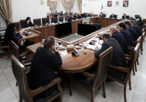 عارف: اصلاحات ساختاری نباید تأثیر منفی بر معیشت مردم داشته باشد