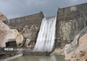 سرریز سد اخند عسلویه برای نخستین بار؛ مهار سیلاب و تأمین پایدار آب