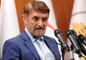 انتظار عضو مجمع تشخیص مصلحت نظام از پزشکیان؛ اگر نهادهایی مانند سازمان امور مالیاتی و تأمین اجتماعی با روند موجود همراهی نکنند…