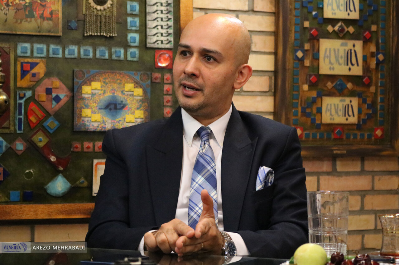 اقتصاد ایران در بن‌بست؟/ مولوی: بودجه ۱۴۰۵ فشار بر مردم و تورم بالا را ادامه می‌دهد!