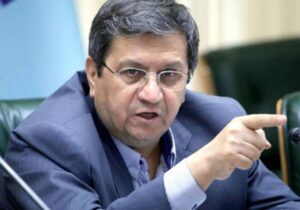 ببینید | واکنش کنایه‌آمیز همتی به جمله یک خبرنگار: شما را به خاطر دلار ۹۰ هزار تومانی استیضاح کردند، با دلار ۱۴۰ هزار تومانی می‌خواهید چه کار کنید؟