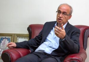 صنعت دارو در آستانه فروپاشی است/ هشدار جدی رئیس کیمته دارو کمیسیون بهداشت مجلس؛ منتظر افزایش قیمت دارو باشیم!