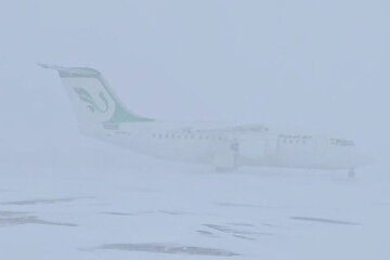 هشدار فرودگاه مشهد در پی پیش‌بینی بارش سنگین برف / مسافران قبل از عزیمت با اطلاعات پرواز تماس بگیرند