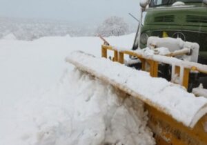 برف‌روبی ۳۰۰۰ کیلومتر از محورهای مواصلاتی اصلی و روستایی استان آذربایجان‌غربی در دو روز