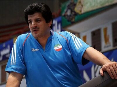 ببینید | تشویق یکپارچه رسول خادم پیش از شروع فینال لیگ کشتی آزاد