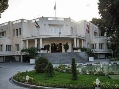 خبر مهم رییس دفتر پزشکیان درباره اینترنت سفید؛ همه لغو میشود، حتی اعضاء هیئت دولت! /پاسخهای سقاب اصفهانی به خبرنگاران درباره آلودگی هوا در لباس عزا