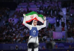 عکس | استقبال خانوادگی از مبینا نعمتزاده پس از طلای جهان