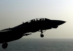 قابلیت مخفی جنگنده اف ۱۴ همه را شوکه کرد / انهدام زرهی دشمن