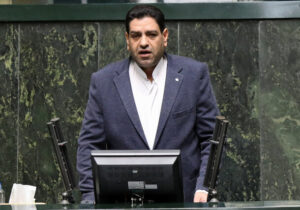 انتقاد نماینده مجلس از تقطیع سخنان پزشکیان؛ چرا فضای کشور را علیه دولت نشان میدهید؟