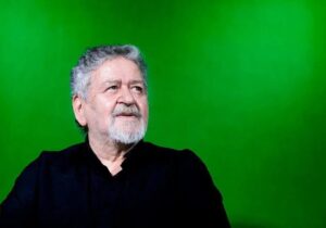 حمله عابدینی به خداداد عزیزی/در عمرت کلا ۲ بار دریبل زدهای!