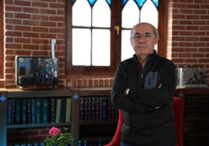 کمال تبریزی: اگر عضو کمیته فیلم نبودم، هرگز پایم به ماجرای سفارت باز نمی‌شد