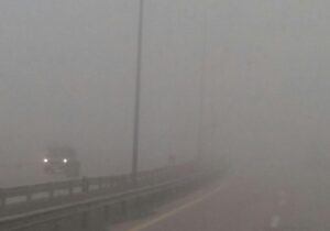 ببینید | اراک در مه؛ کاهش شدید دید افقی در شهر