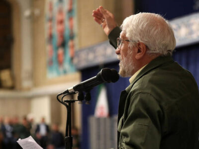 وقتی صادق آهنگران برای هدیه روز زن طلای همسرش را فروخت!