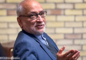 انتقاد روزنامه اصولگرا از موضع اخیر حسین مرعشی: مذاکره با امریکا مشکلی را حل نمی کند/ رهبری نسبت به مسائل اقتصادی دغدغه ندارند؟