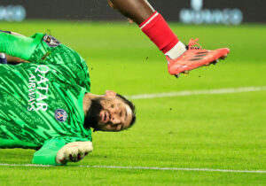 خودکشی سارق ستاره فوتبال در زندان!