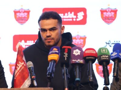 ببینید | حضور همسر اورونوف در ورزشگاه دستگردی