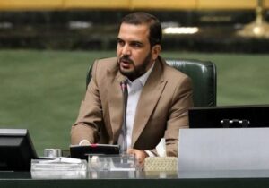 نماینده اهواز: در پنج سال گذشته ۳۱۱ درصد تورم داشتیم/ در تدوین بودجه به دغدغه کارمند، کارگر و بازنشسته، خصوصا نیروهای نظامی توجه بیشتری شود