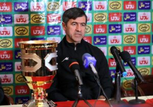 کریم باقری: پرسپولیس به صدرجدول برمی گردد/ فوتبال است و تماشاچی اش؛ چرا انها را محروم می کنند؟/ در جام جهانی می توانیم مصر و نیوزیلند را ببریم